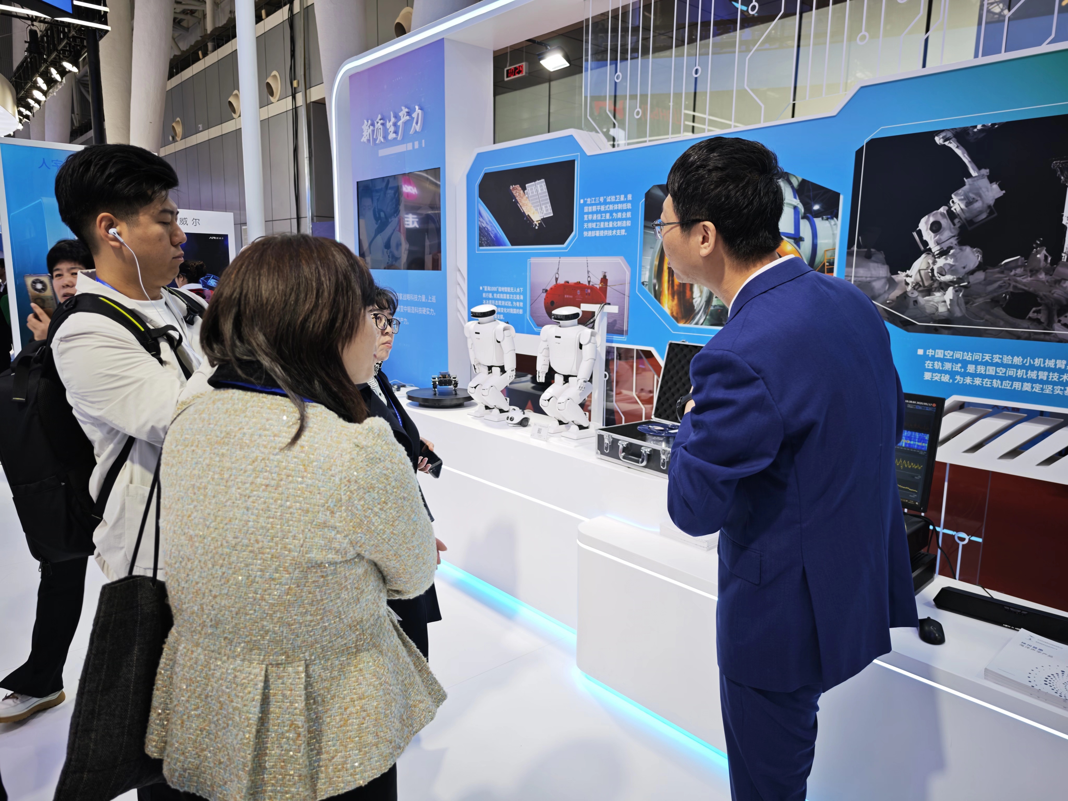 哈船光科亮相第34屆哈洽會(huì)：光纖“說(shuō)唱”黑科技，賦能智慧產(chǎn)業(yè)新場(chǎng)景